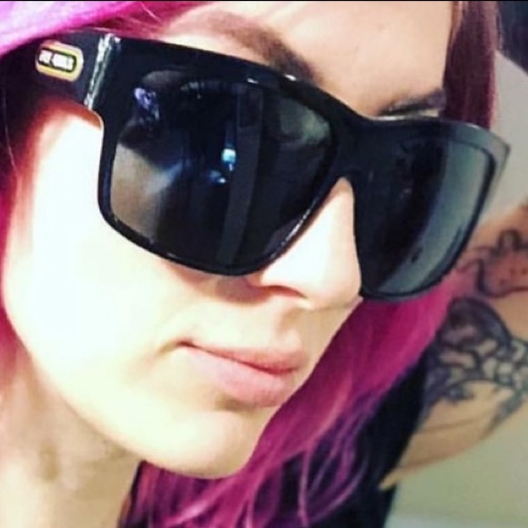 FREE FLYING Fly Girls Sunglasses 🖤 - Picture 7 of 17